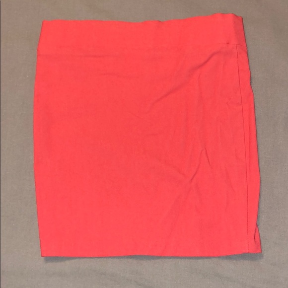 LIMITÉ CORAL BODYCON SKIRT - Picture 2 of 4